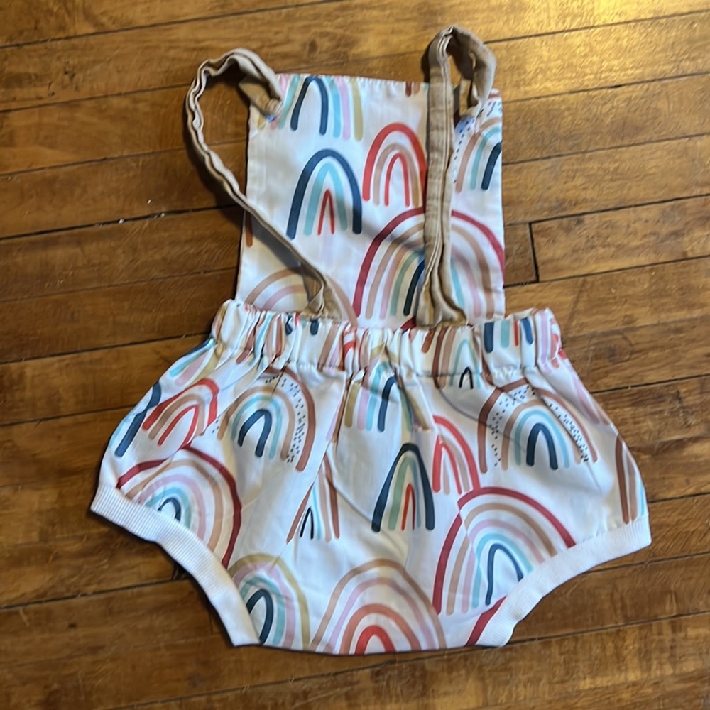 Adorable rainbow bubble romper - Picture 2 of 2